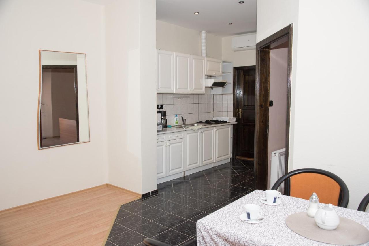 Astoria Panzio Bed & Breakfast Heviz Bagian luar foto