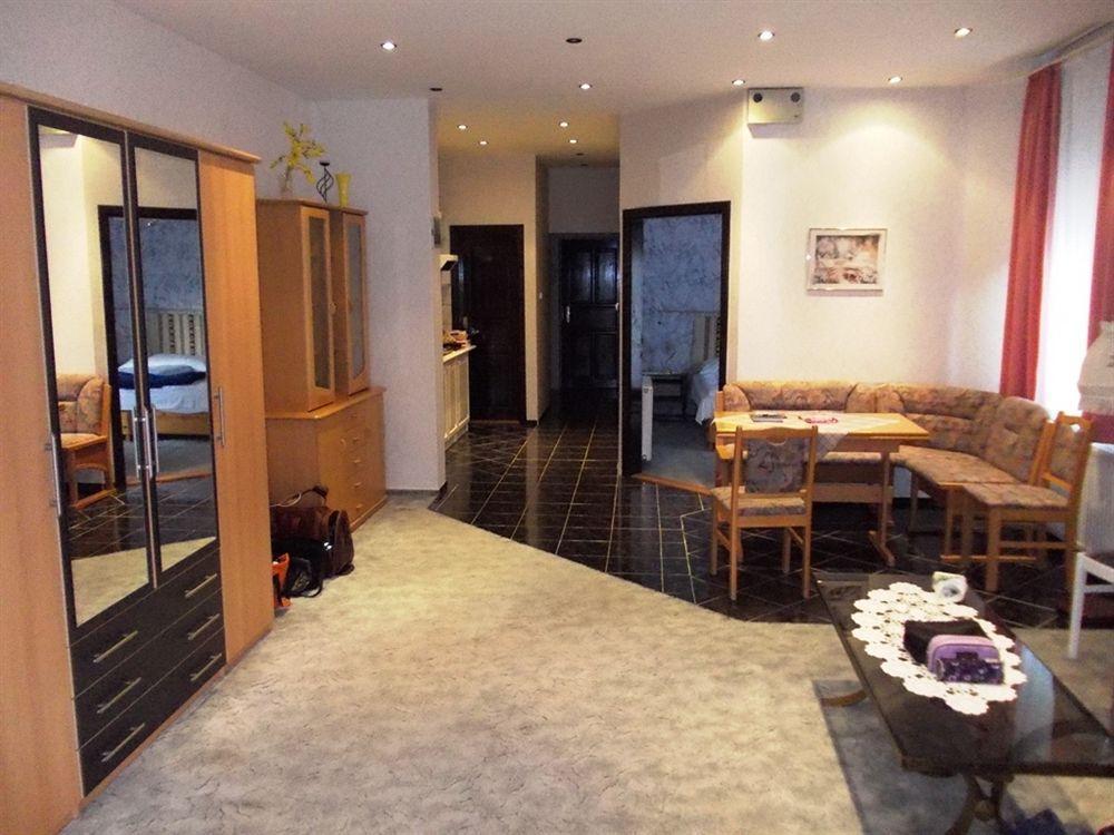 Astoria Panzio Bed & Breakfast Heviz Bagian luar foto