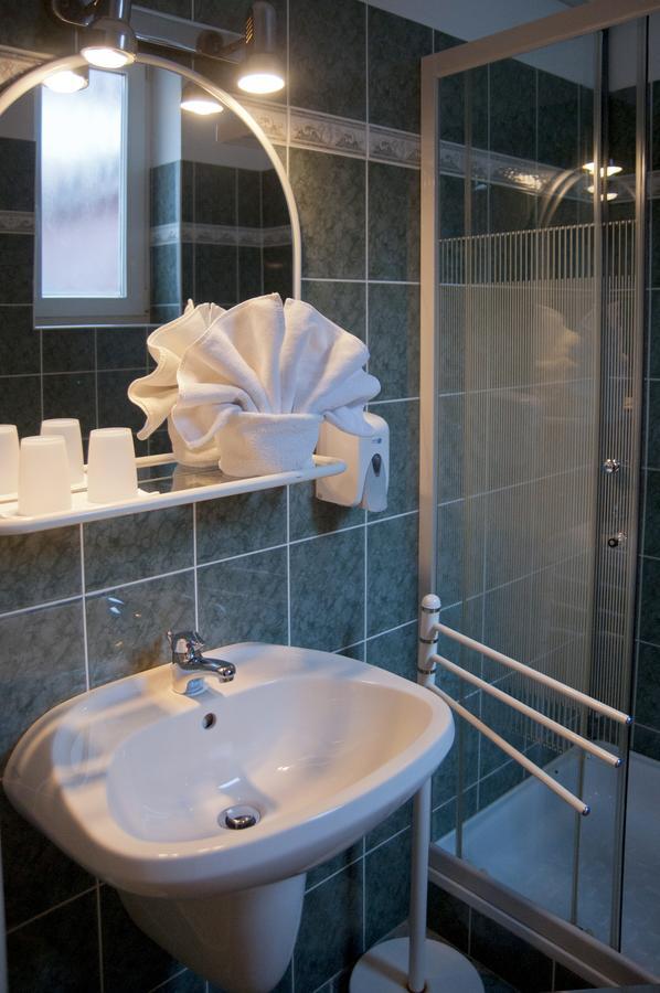 Astoria Panzio Bed & Breakfast Heviz Bagian luar foto