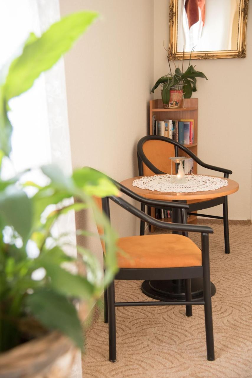 Astoria Panzio Bed & Breakfast Heviz Bagian luar foto