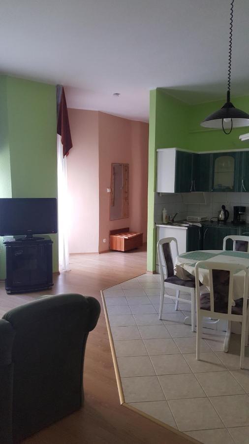 Astoria Panzio Bed & Breakfast Heviz Bagian luar foto